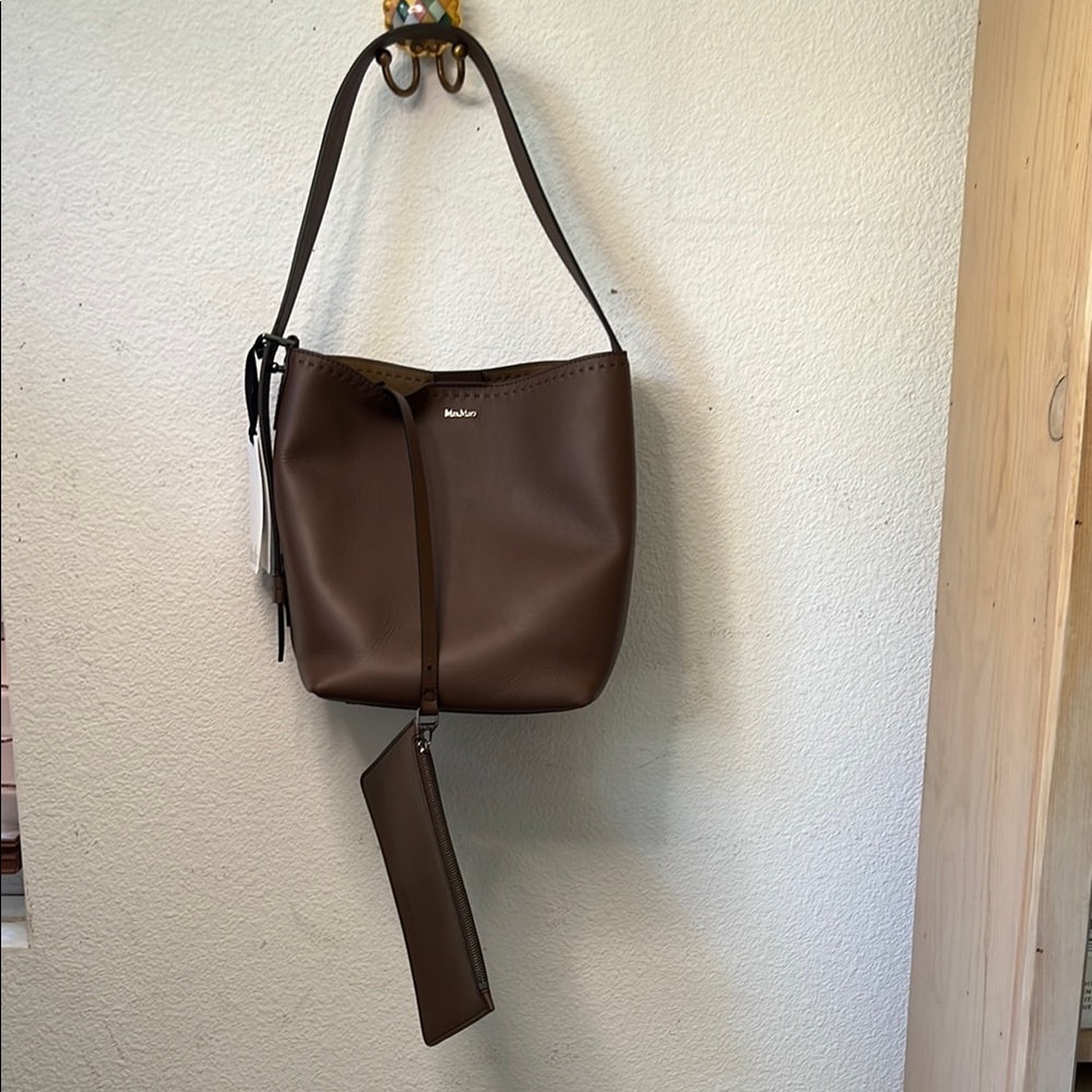 MaxMara Brown Leather Shoulder Bag with Slouchy Silhouette